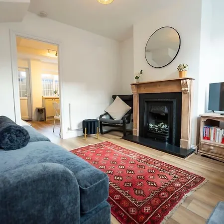 Cosy 2-Bedroom Townhouse - Free Parking Stratford-upon-Avon Exterior photo