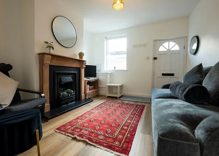 Cosy 2-Bedroom Townhouse - Free Parking