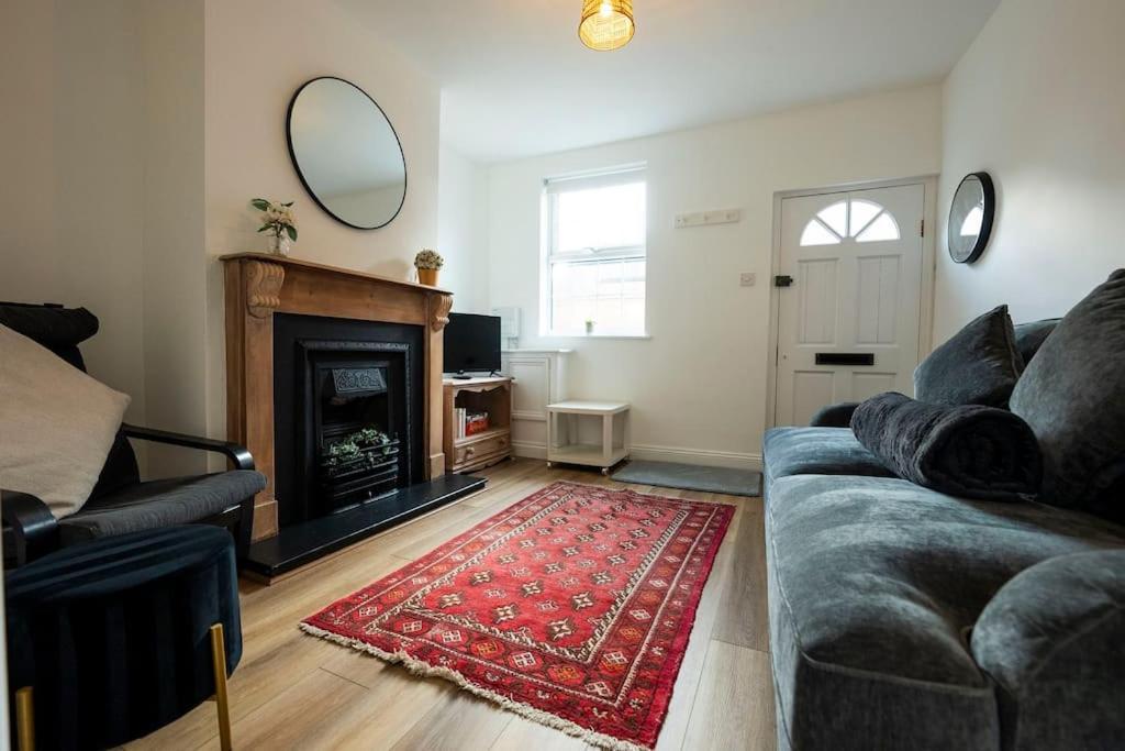 Cosy 2-bedroom Townhouse - Free Parking Ferienhaus *